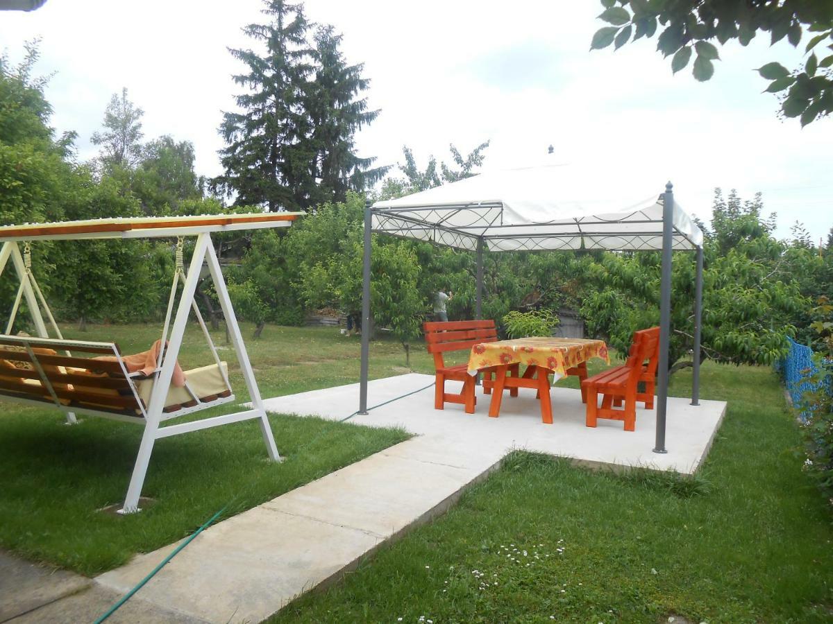 Nora Apartman Διαμέρισμα Balatonfůzfő Εξωτερικό φωτογραφία