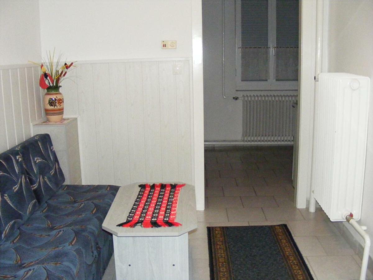 Nora Apartman Διαμέρισμα Balatonfůzfő Εξωτερικό φωτογραφία